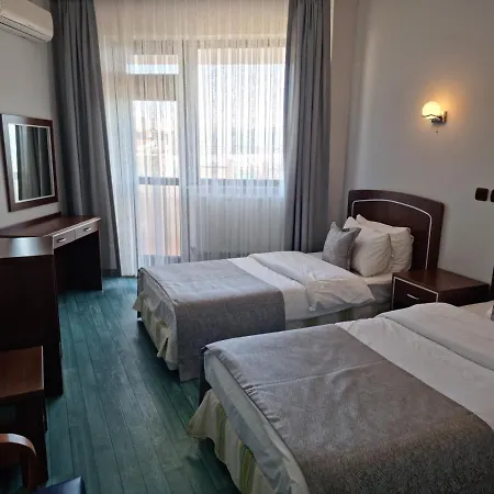 Flora Hotel