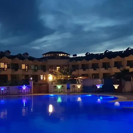 Flora Hotel 3*