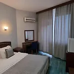 Flora Ξενοδοχείο 3*