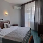 Flora Ξενοδοχείο 3*