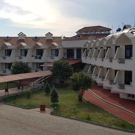 Hotel Flora 3*