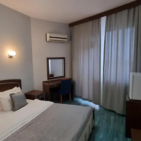 Flora Hotel 3*